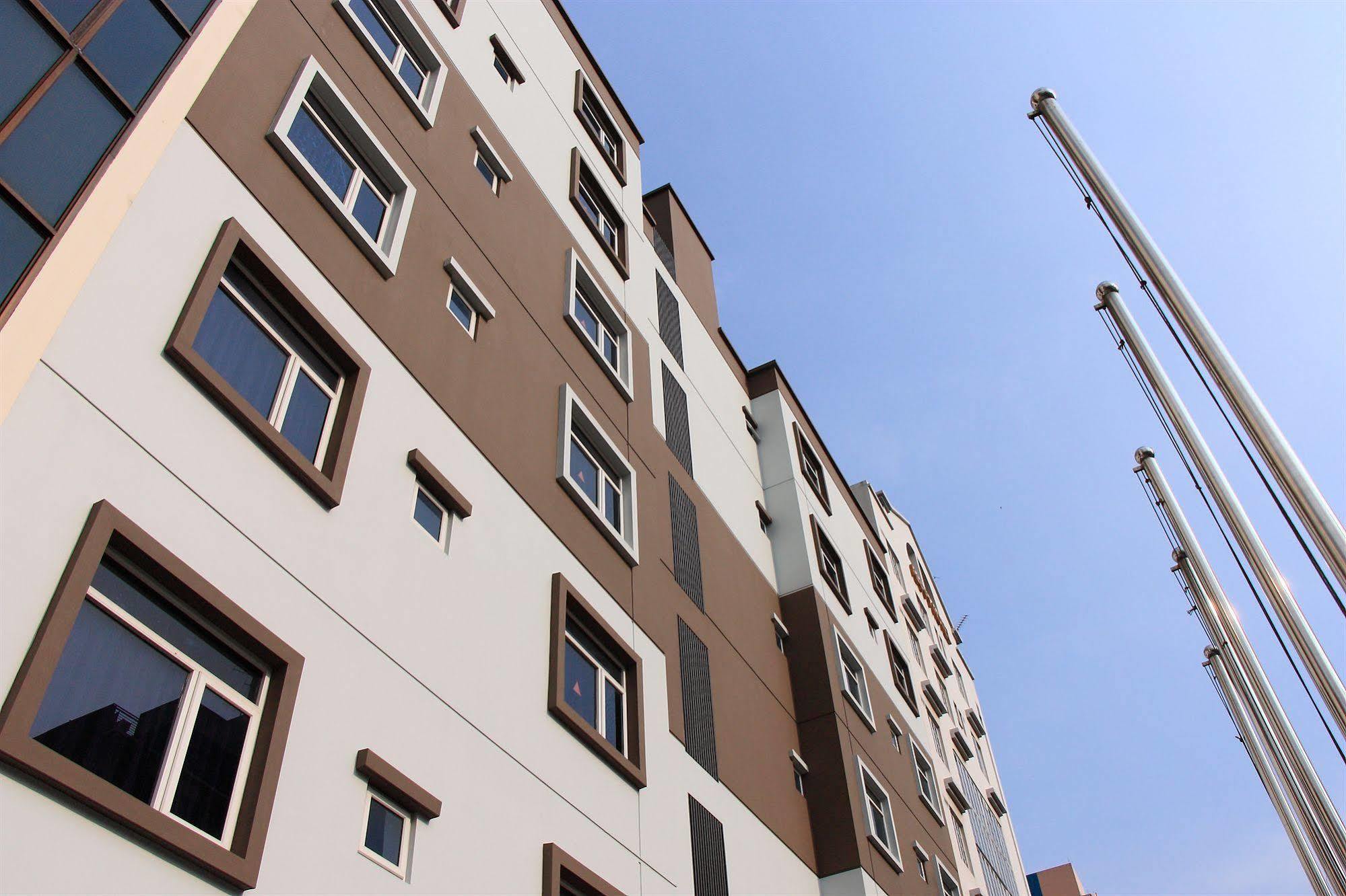 Ibis Budget Singapore Sapphire Exteriör bild