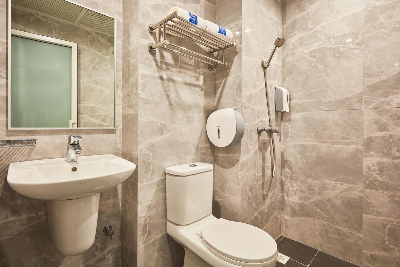 Ibis Budget Singapore Sapphire Exteriör bild